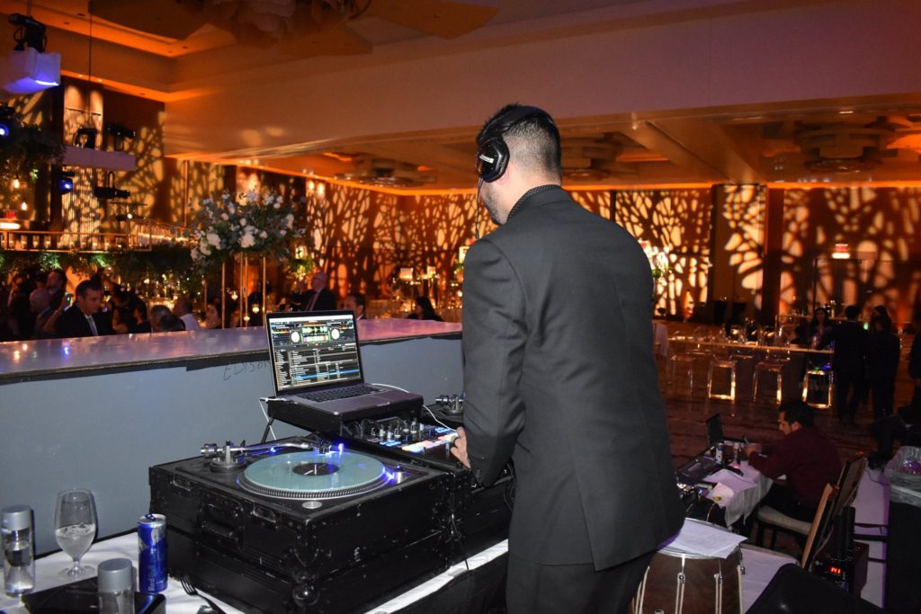 Benefits Of Hiring a DJ From a Reputable Service Provider for a Party