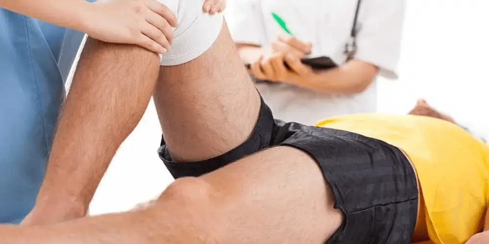Causes and Diagnosis of Knee Pain When Bending