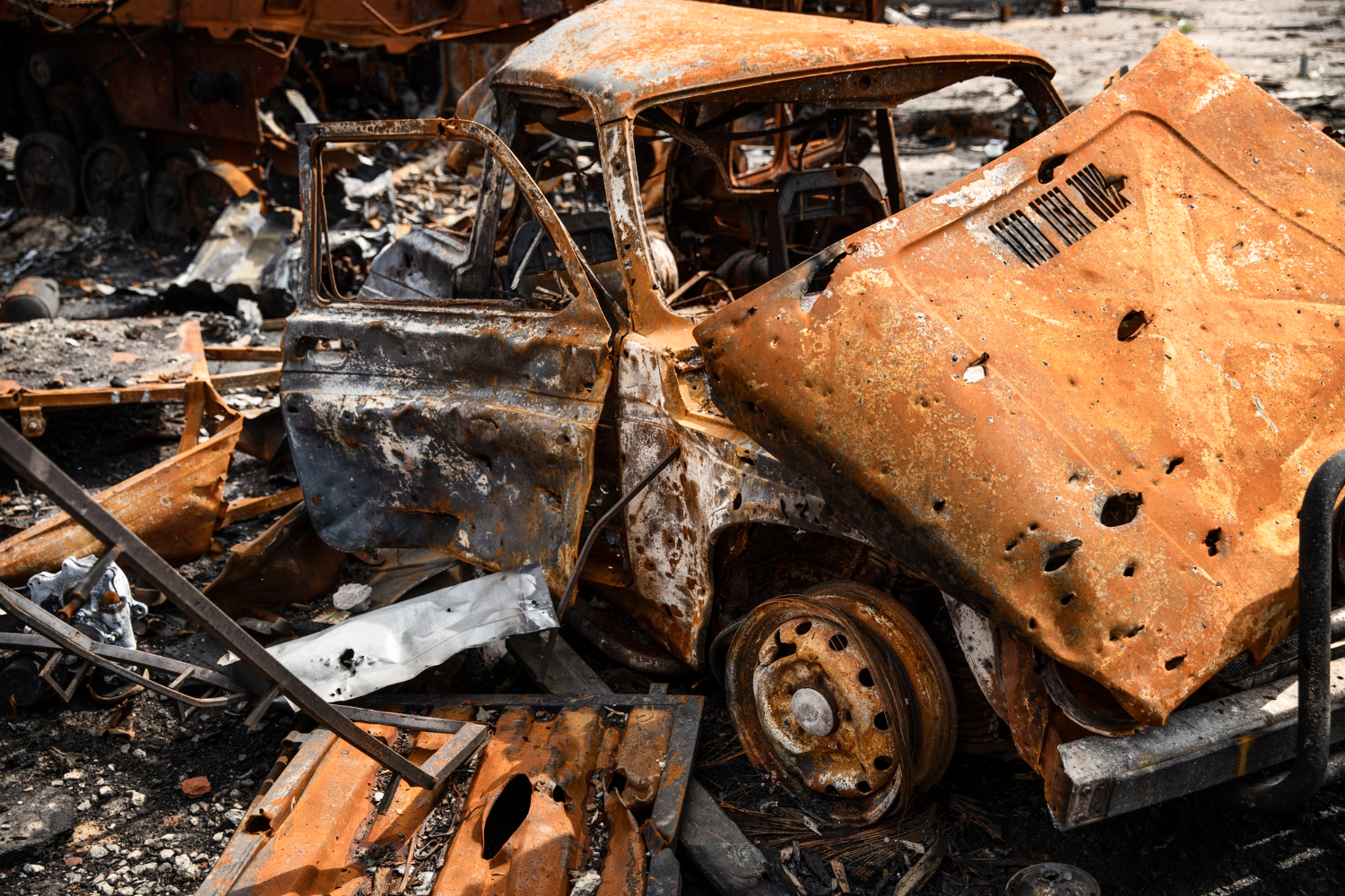 How Can You Get Rid of Your Old Car With Junk Car Removal Services?