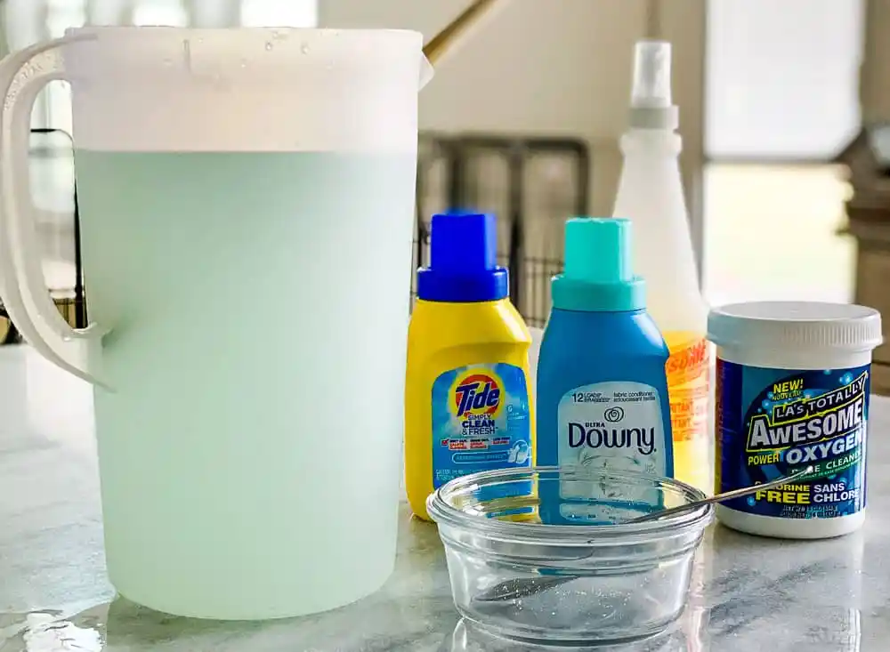 What is the best homemade carpet cleaning solution?