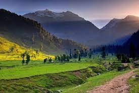 Embark upon an Exciting Journey: Discovering Kashmir's Majestic Charms This Summer