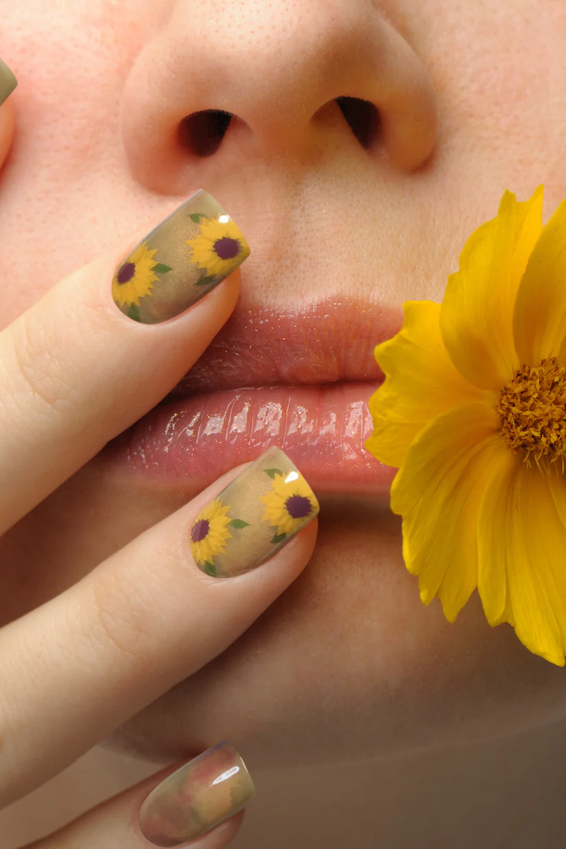 Effortlessly Chic: Embrace the Sunshine with Sunflower Press-On Nails